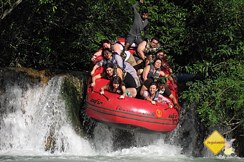 Nosso grupo descendo a cachoeira do Rio Formoso. Imagens cedidas: Ronaldo Saltiva.