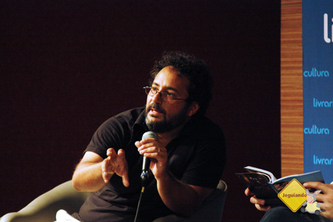 João Corrêa Filho no lançamento de seu livro Lisboa em Pessoa, em São Paulo. Imagem: Erik Pzado.
