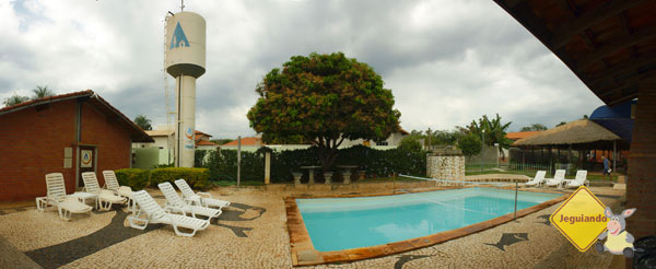 Área da piscina. Bonito Hostel, Bonito, MS. Imagem: Erik Pzado