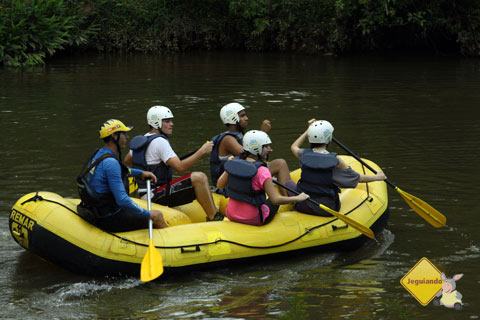 Rafting no Parque Ecológico do Monjolinho, Socorro, SP. Imagem: Erik Pzado