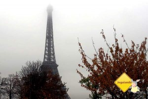 Torre Eiffel em Paris. Imagem: Janaína Calaça