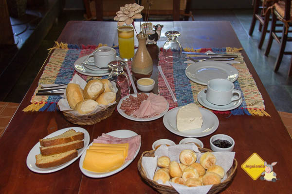 Café da manhã do Hotel Fazenda São Francisco. Cunha, SP. Imagem: Erik Pzado