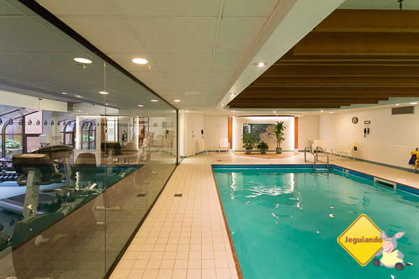 Fitness Center (à esq.) e piscina. Delta Barrington. Halifax, Nova Scotia. Imagem: Erik Araújo