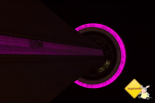 CN Tower à noite. Imagem: Erik Araújo