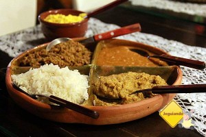 Caruru, vatapá, arroz, pirão, farofa. Imagem: Erik Pzado