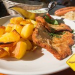 Frankfurter Schnitezel em restaurante em Alt-Sachsenhausen. Imagem: Erik Araújo