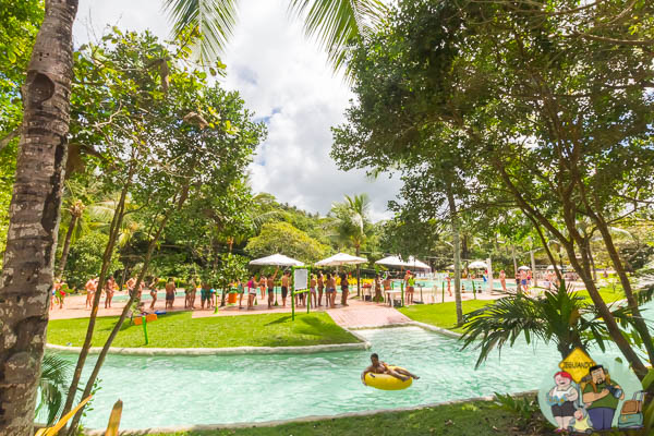 Rio preguiçoso que circunda o parque. Imagem: Erik Araújo