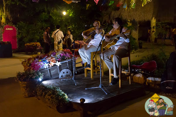 Los cantantes de Xoximilco Cancun. Imagem: Erik Araújo