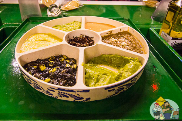 Entradas com Chapulines. Imagem: Erik Araújo