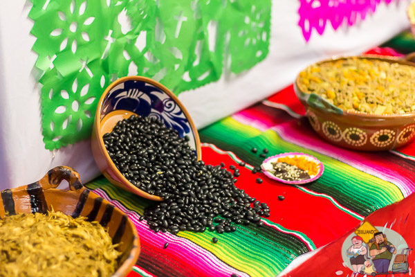 Alimentos e oferendas. Imagem: Erik Araújo