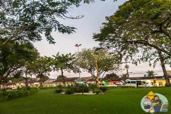Praça ao fim da tarde. Imagem: Erik Araújo