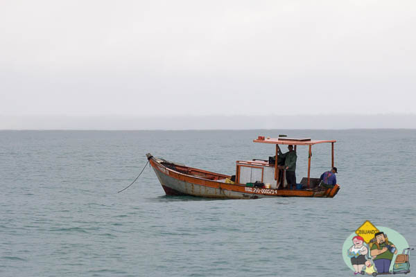 Pescadores no mar de Porto Seguro. Imagem: Erik Araújo